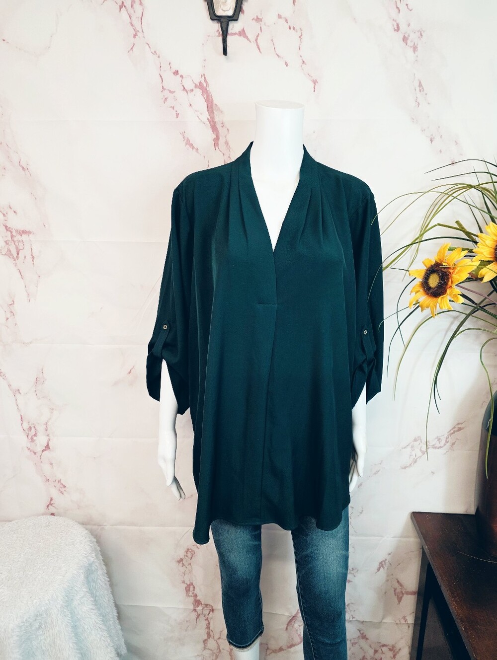 Calvin Klein NWT Women’s Green Roll Tab Sleeve Tunic Blouse Stretch Fit - Picture 3 of 7